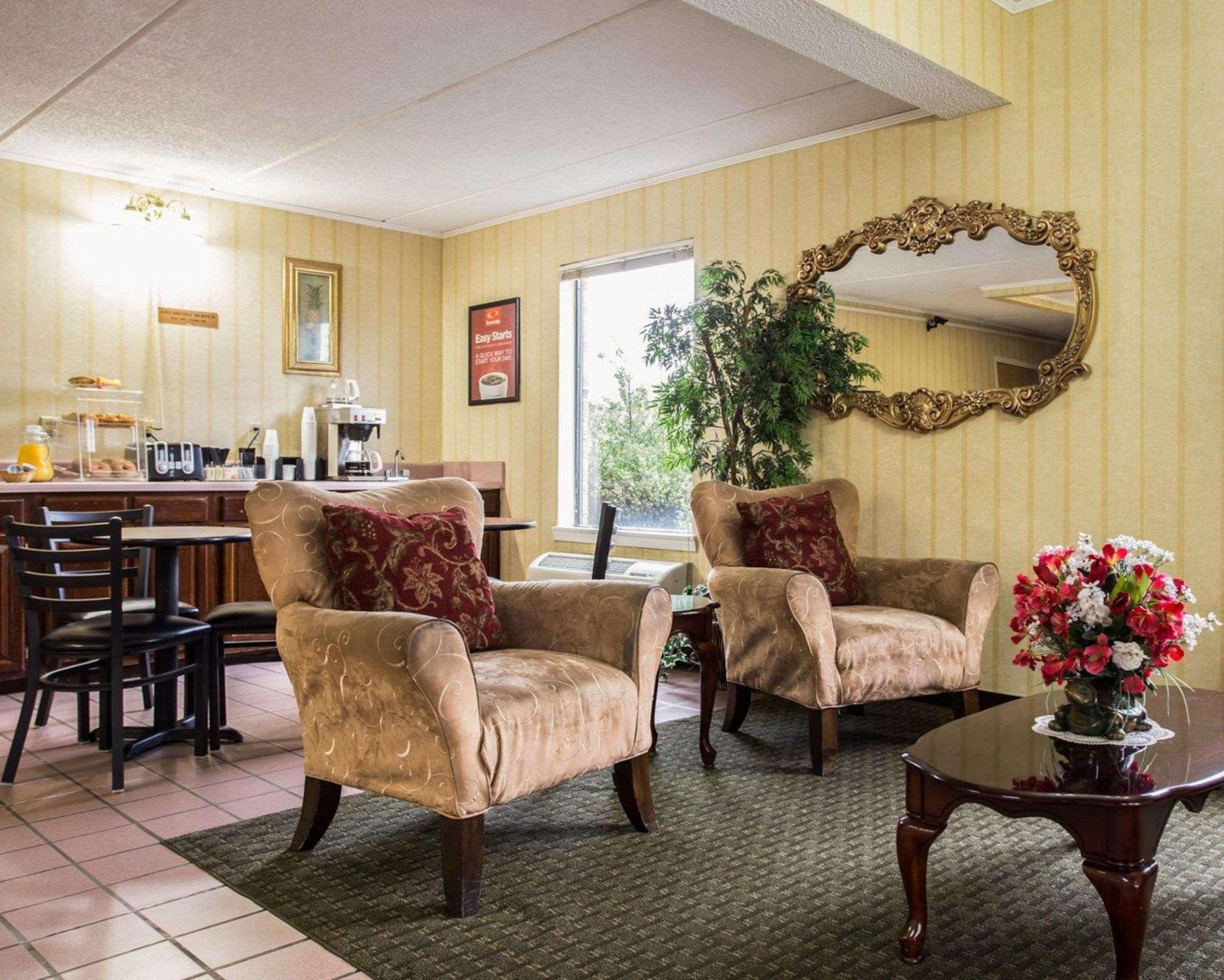 Econo Lodge Inn & Suites Lugoff Eksteriør bilde