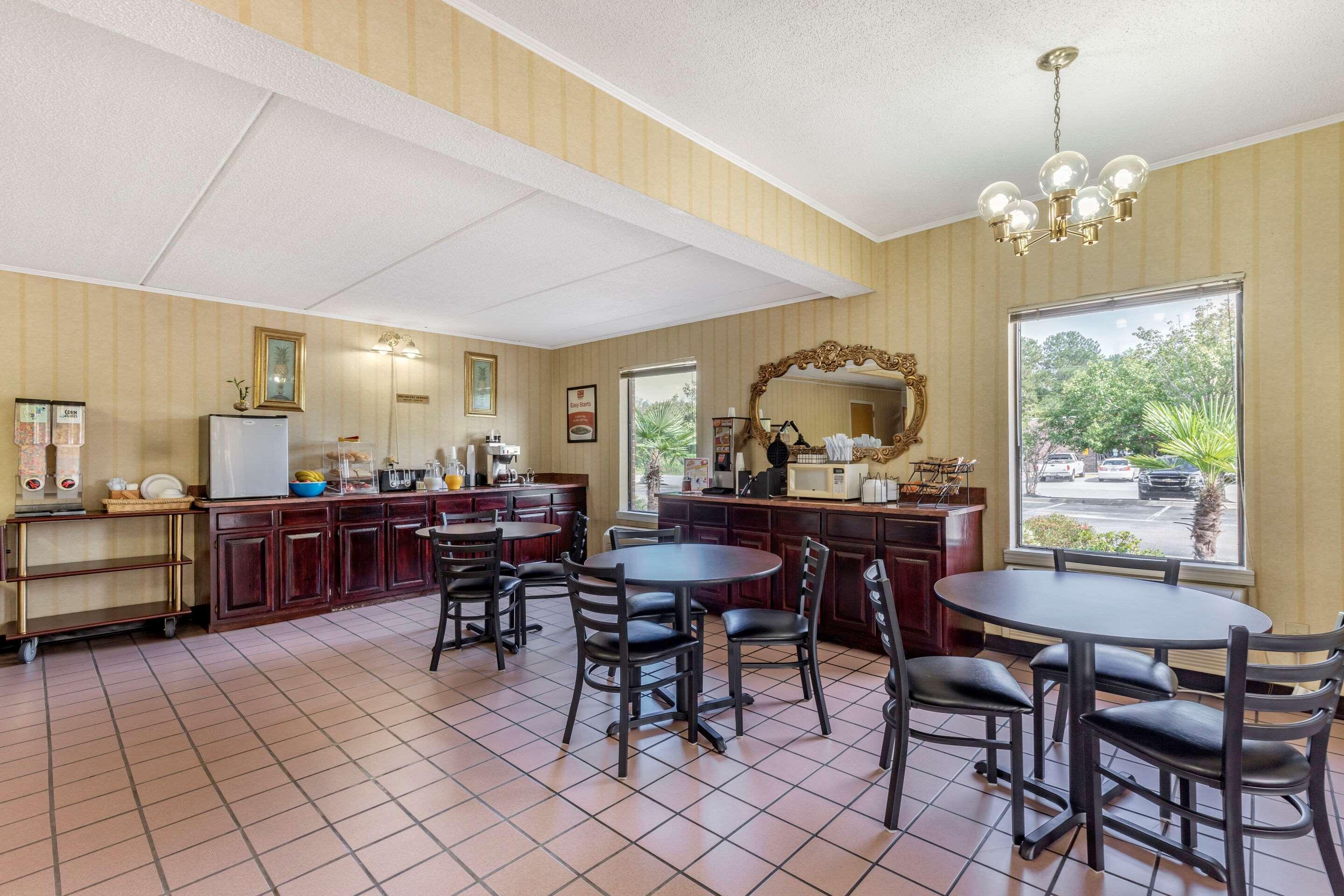 Econo Lodge Inn & Suites Lugoff Eksteriør bilde
