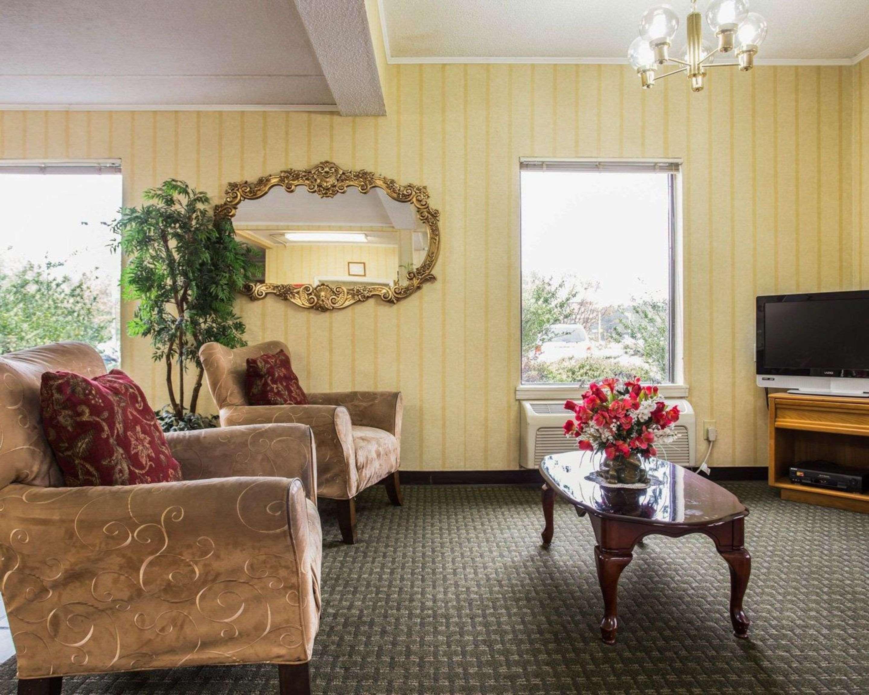Econo Lodge Inn & Suites Lugoff Eksteriør bilde